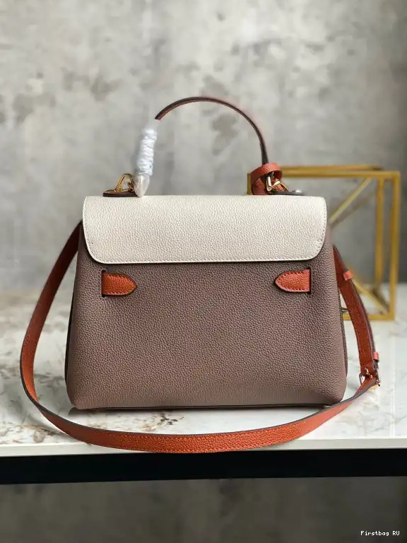 First bag ru VUITTON LOUIS BB LOCKME EVER 0524